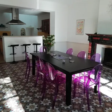 Les Colonnades Couette-café Moussan
