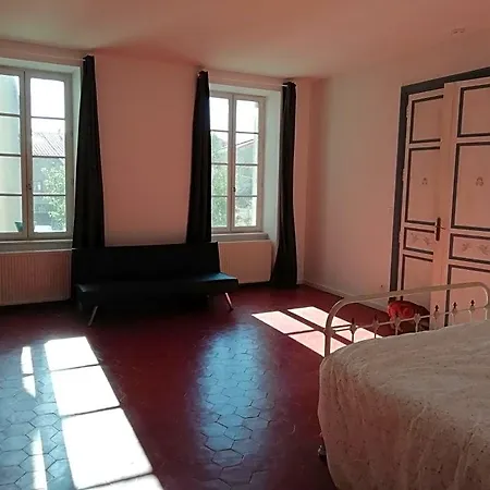 Les Colonnades Bed & Breakfast Moussan